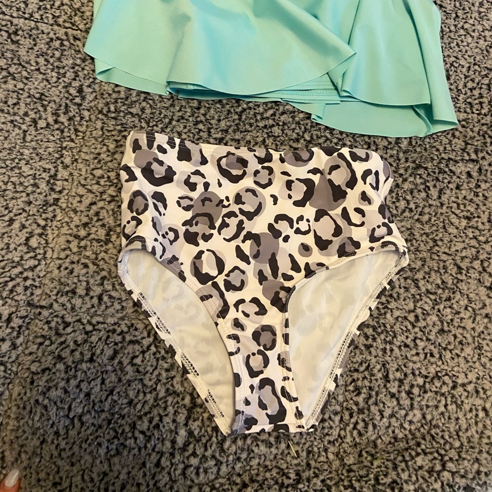 Girls swimsuit